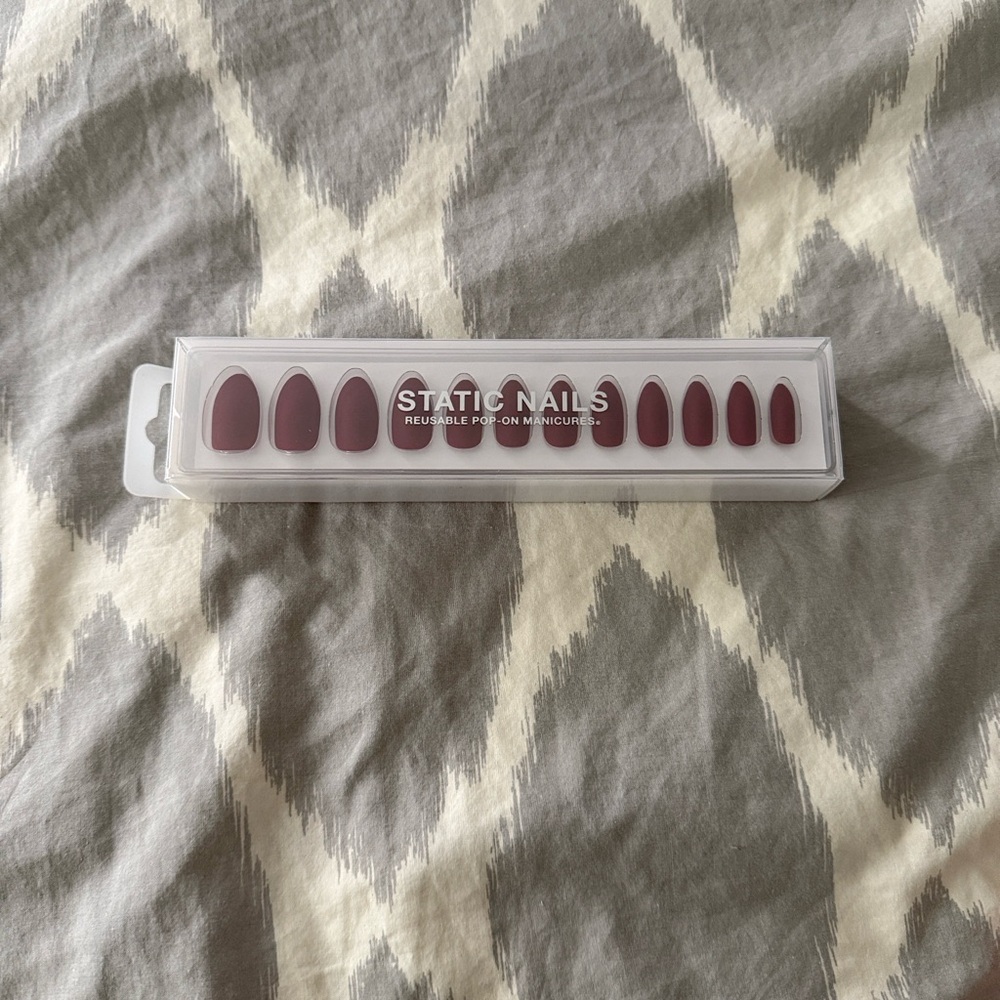Static Nails Reusable Pop-On Press-On Nails - Thorns & Roses Set